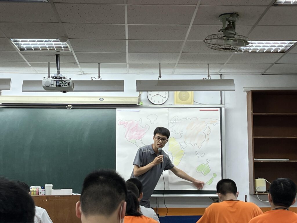 English lesson on "global village" at 15th Schweitzer Camp at New Taipei Municipal Gan Yuan Junior High School (July 27, 2023)